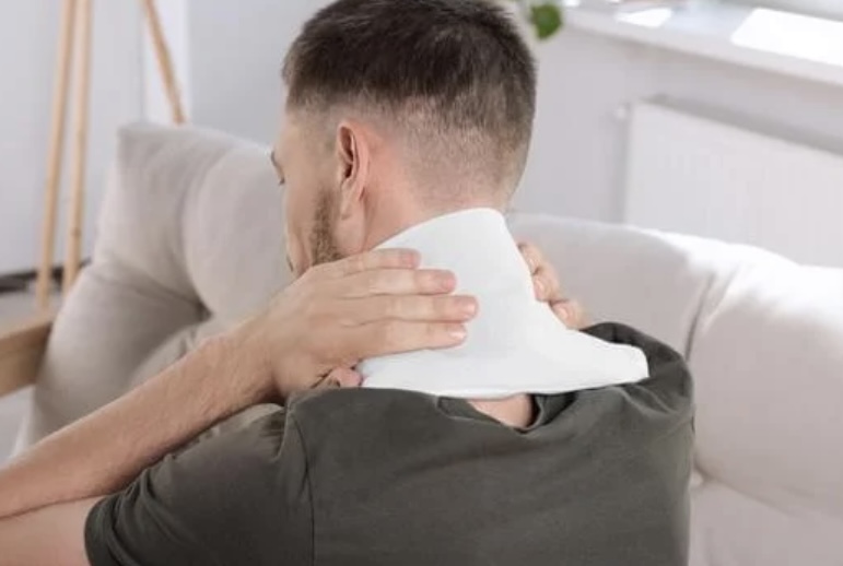 Heat pack for stiffness